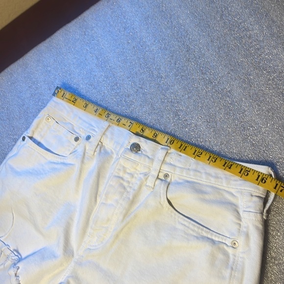 Madewell Relaxed Denim Shorts in Tile White 28 - Picture 8 of 10